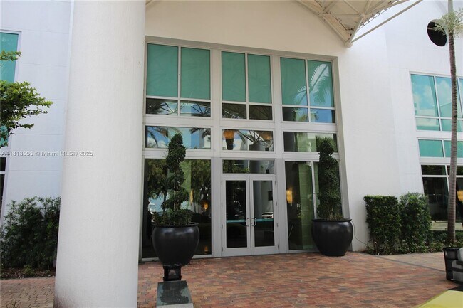 Building Photo - 7910 Harbor Island Dr