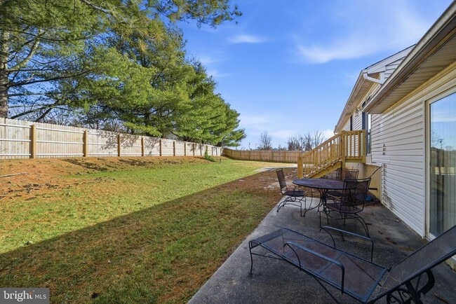 Building Photo - 26 Dover Ln