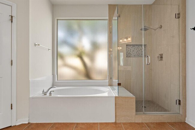 Building Photo - 6920 Larue Belle Cove