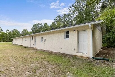 Building Photo - 1217 Pineview St