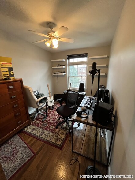 Building Photo - 34 Baxter St