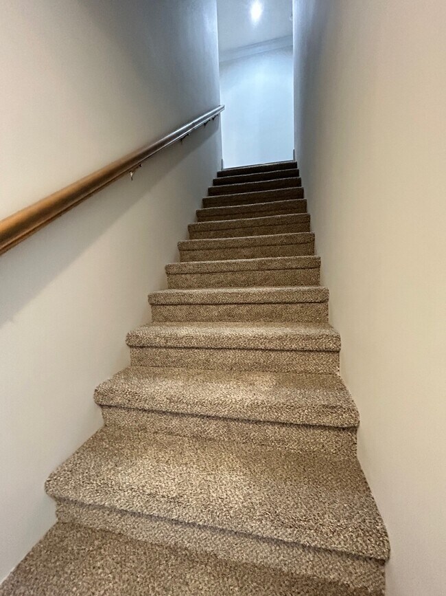 Building Photo - 1742 Arbor Hills Dr SE