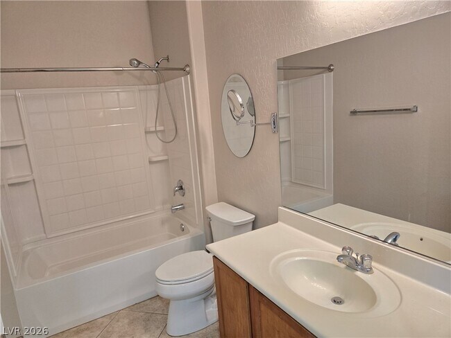 Building Photo - 6868 Sky Pointe Dr