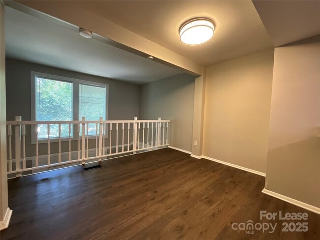 Building Photo - 7305 Pebblestone Dr