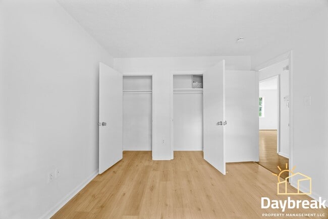 Building Photo - 10913 Queen Ann Ct