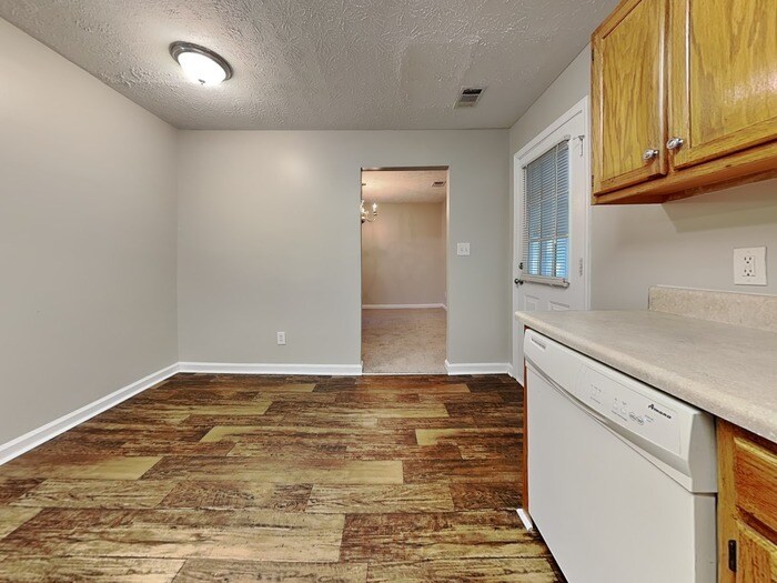 Building Photo - 2406 Mills Bend