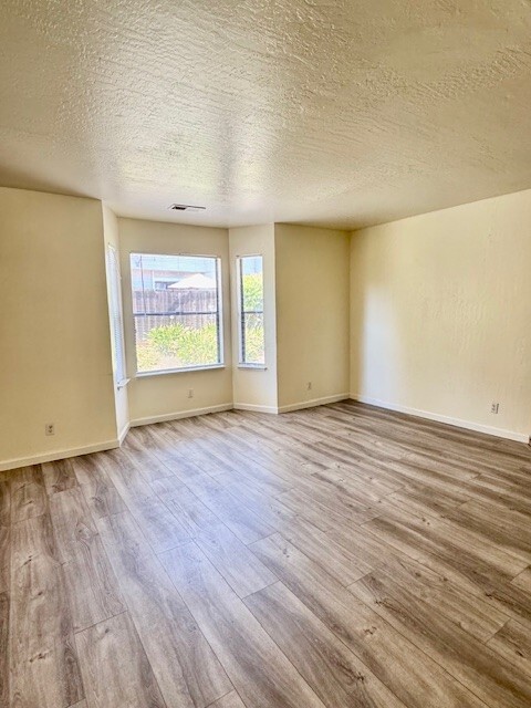 Building Photo - 361 Pantano Cir