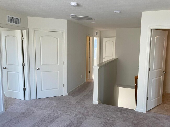 Building Photo - 13056 Hartswood Dr