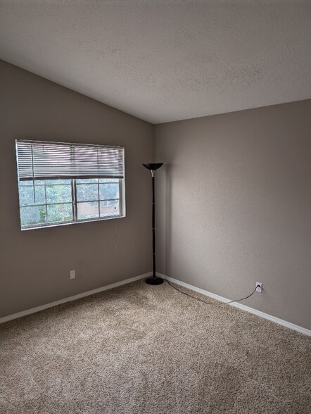 Building Photo - 6020 Canis Ave NW