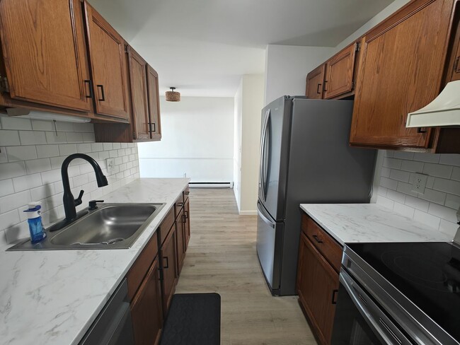 Building Photo - 11 Marion Ave