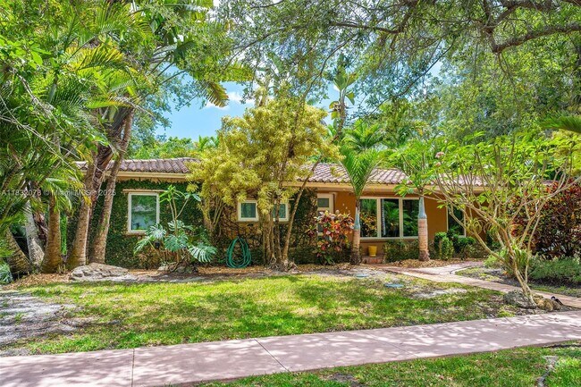 Primary Photo - 614 San Servando Ave