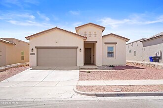 Building Photo - 12646 Amesbury