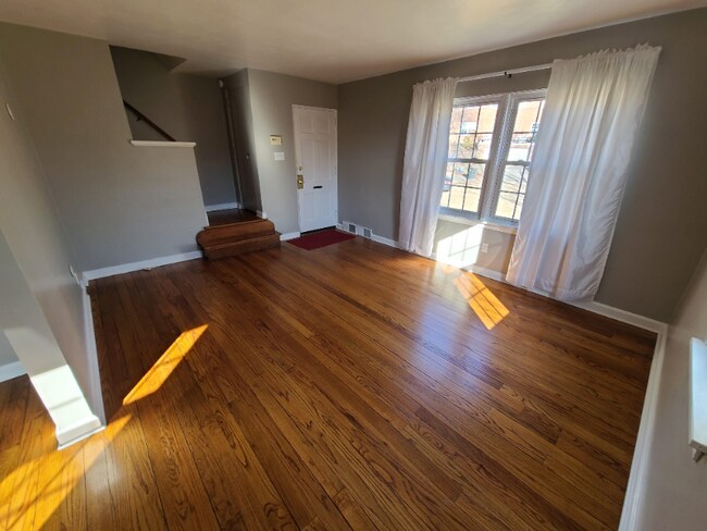 Building Photo - 8-9 Craig Ct