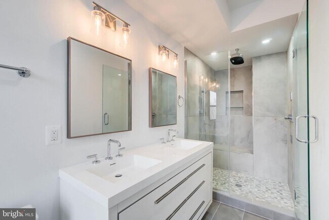 Building Photo - 2228 13th St NW