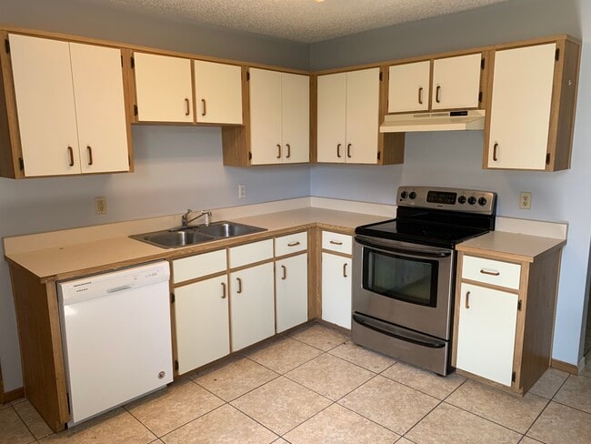 Building Photo - 33 Fernwood Lane