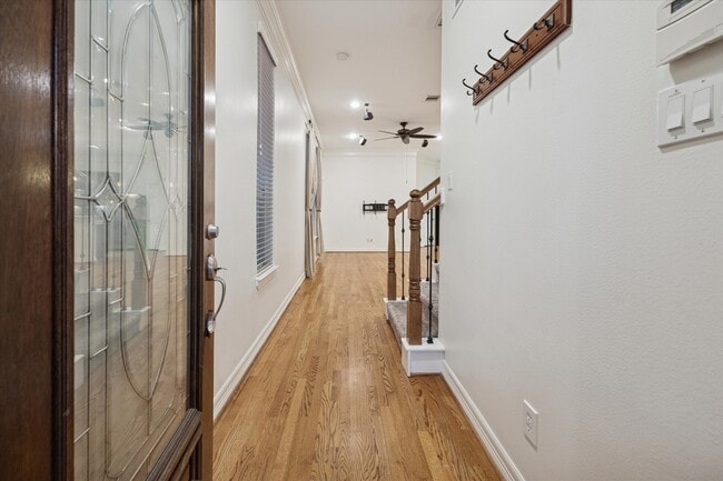 Building Photo - 3313 New Garden View Ln