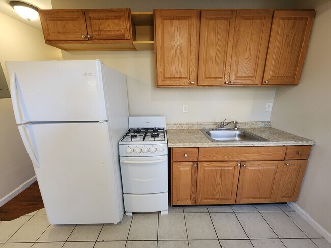 Building Photo - 2 Bed 1 Bath Apartment In Loch Sheldrake