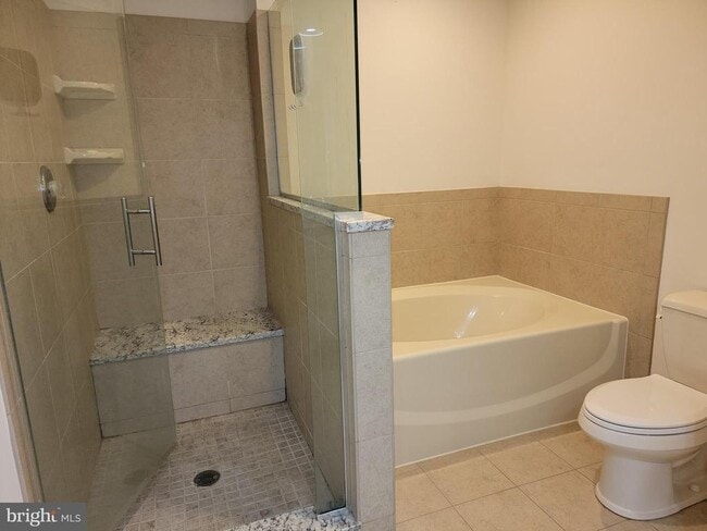 Building Photo - 1926 Thomas Run Cir