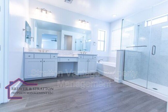 Building Photo - 4065 S Marin Dr
