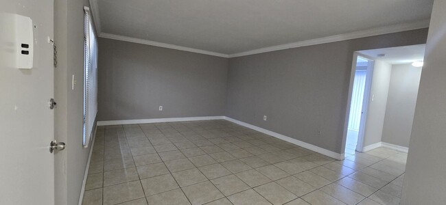 Building Photo - READY TO MOVE IN!!! FAST APPROVAL!