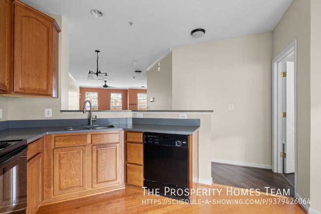 Building Photo - 5569 Lanier Ave