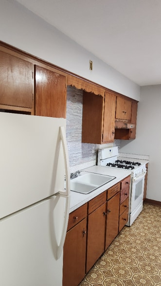 Building Photo - 2223-2223 7th Ave