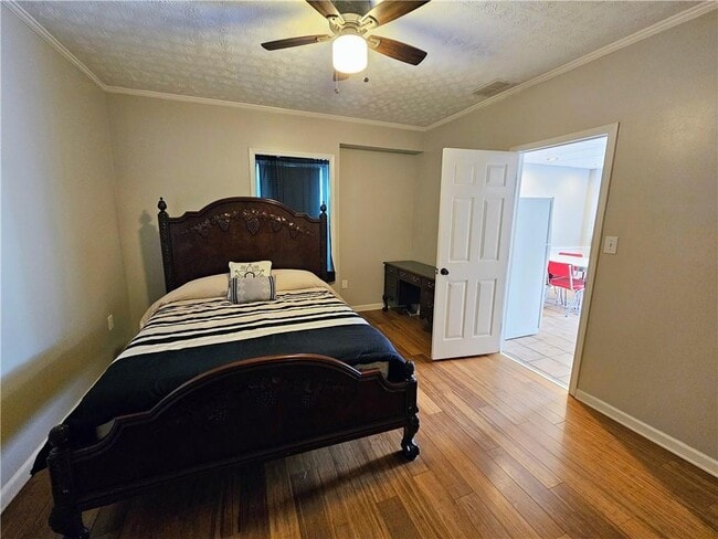 Building Photo - 2100 Bennington Ct