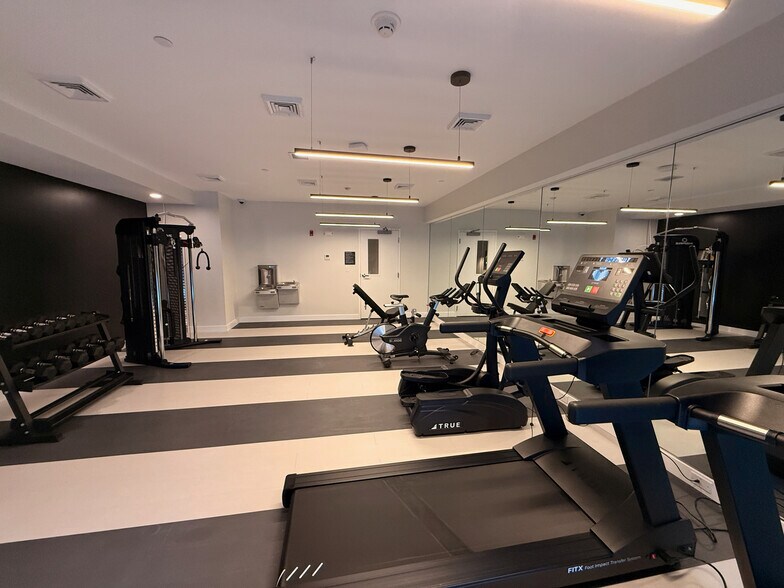 Building Photo - 198 Gardner St