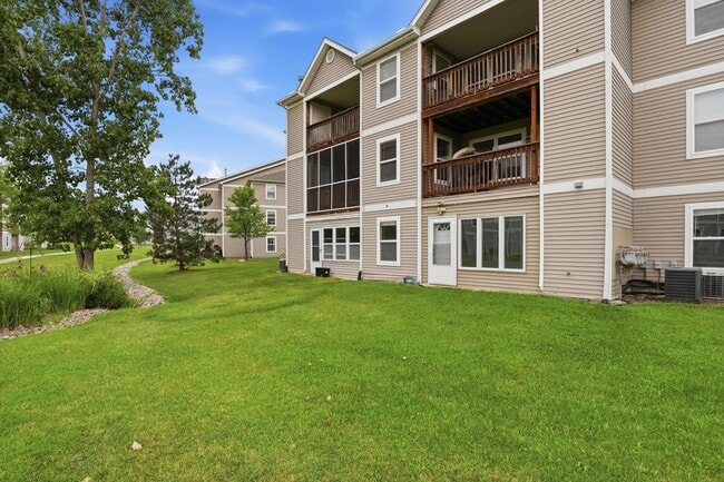 Building Photo - 1335 Millbrook Trail