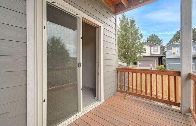 Building Photo - 3bd 2.5ba Daylight Ranch Home on Corner Lot