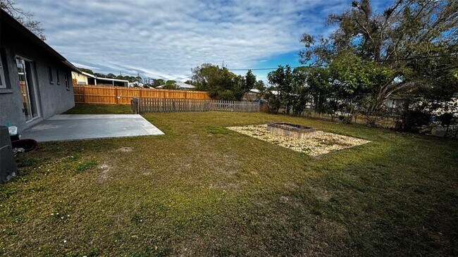 Building Photo - 3935 Middlesex Pl