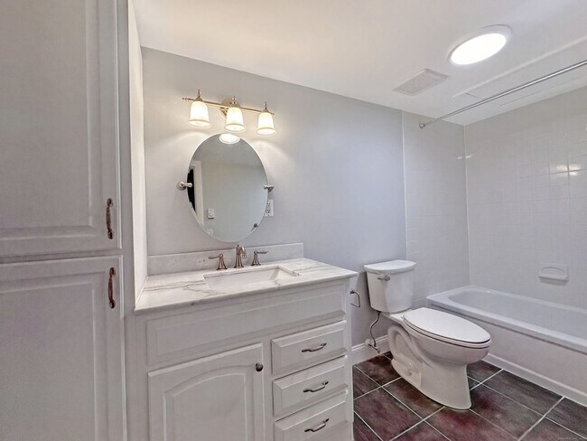 Building Photo - 109 Candlewood Dr