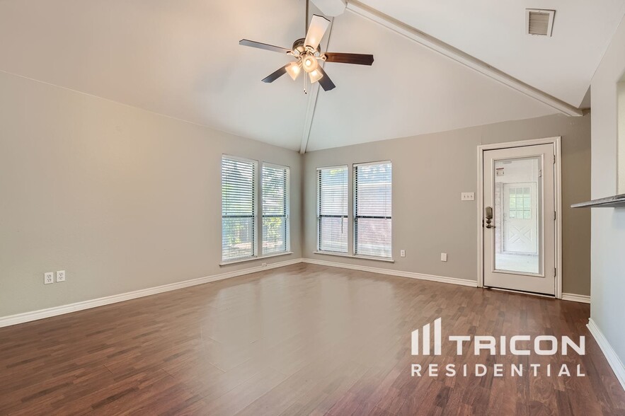 Building Photo - 6710 Saddle Ridge Rd