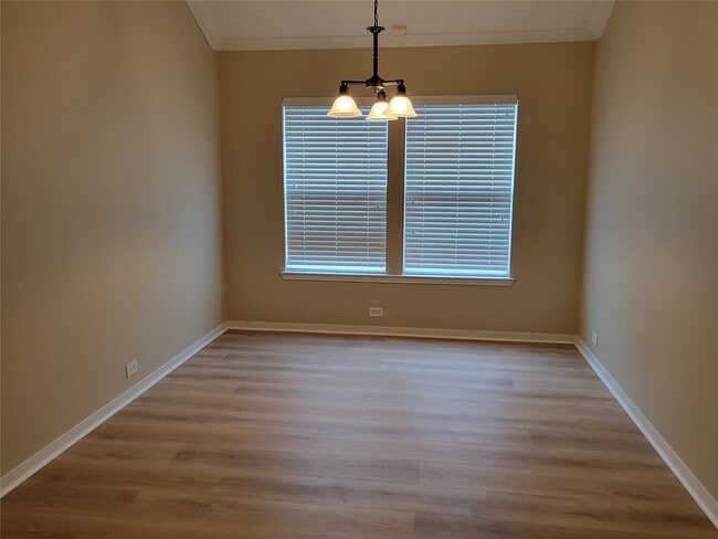 Building Photo - 15126 Summer Sunset Dr