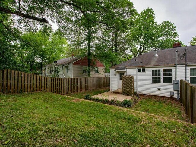 Building Photo - 5113 Valley Stream Rd