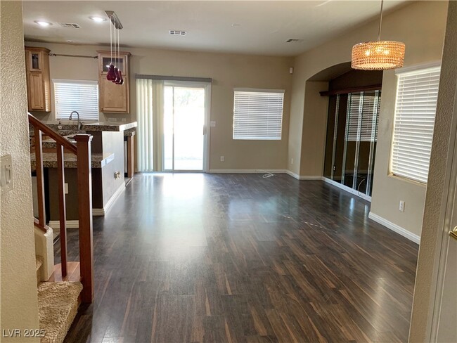 Building Photo - 1105 Luna Eclipse Ln