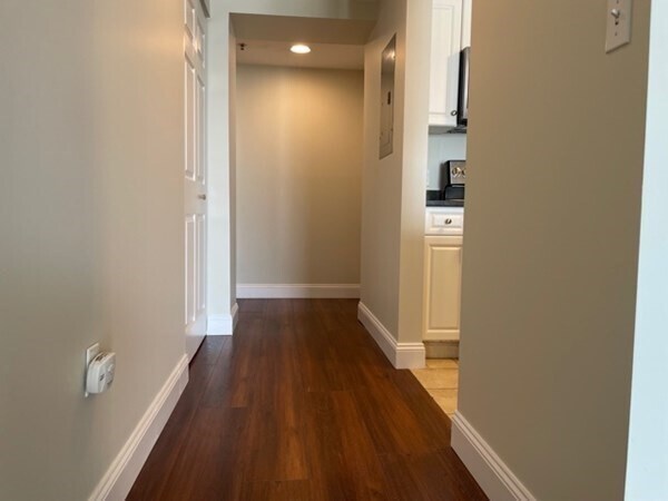 Building Photo - 8-12 Museum Way