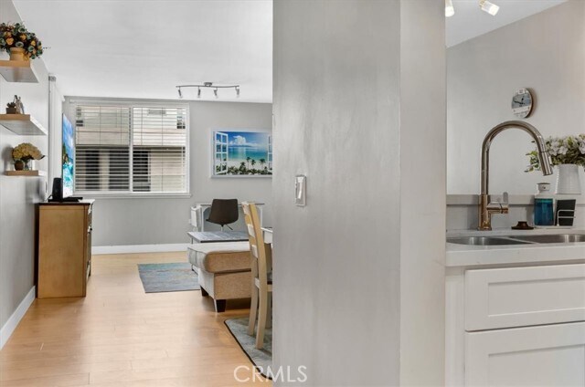 Building Photo - 1140 E Ocean Blvd