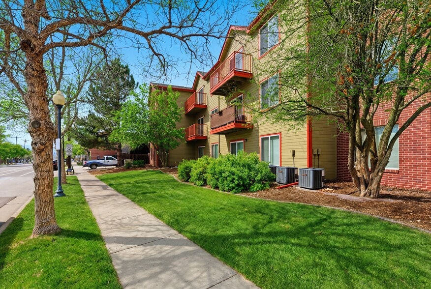 Building Exterior - South Creek Apartments
