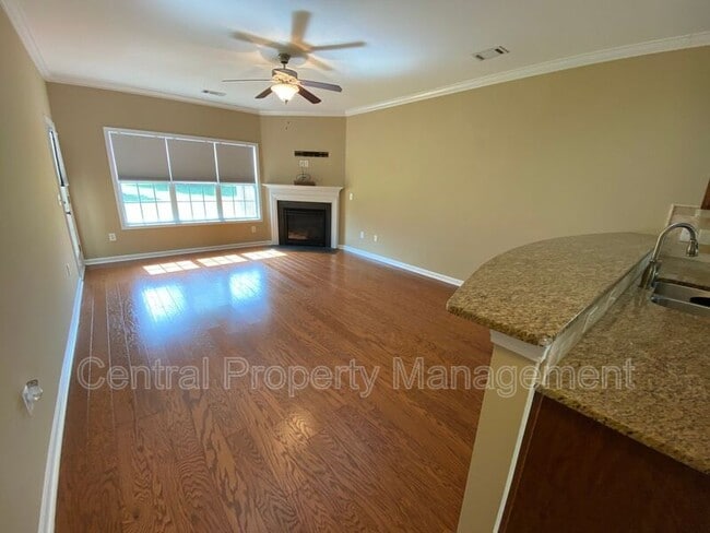 Building Photo - 53 Barnwood Cir