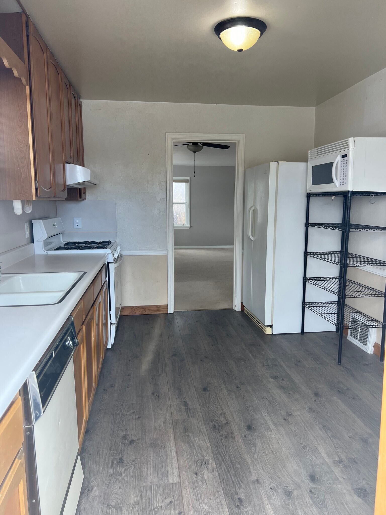 Building Photo - 1512 E Kiowa St