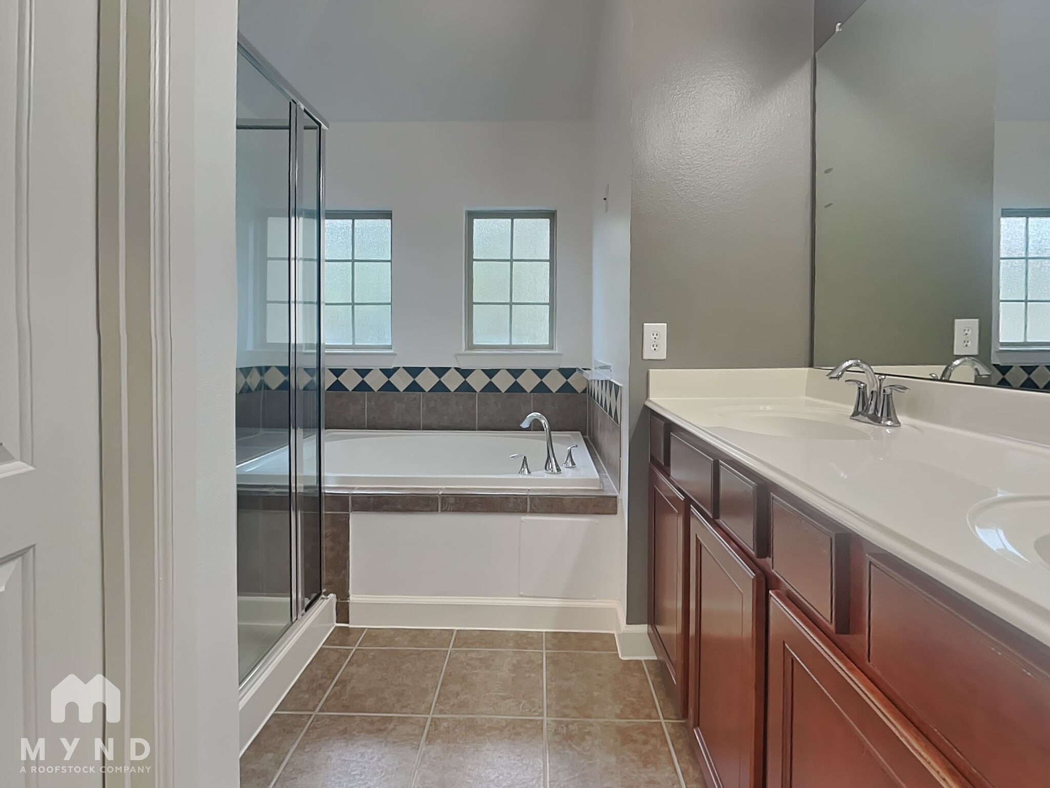 Building Photo - 5343 Summit Hollow Dr