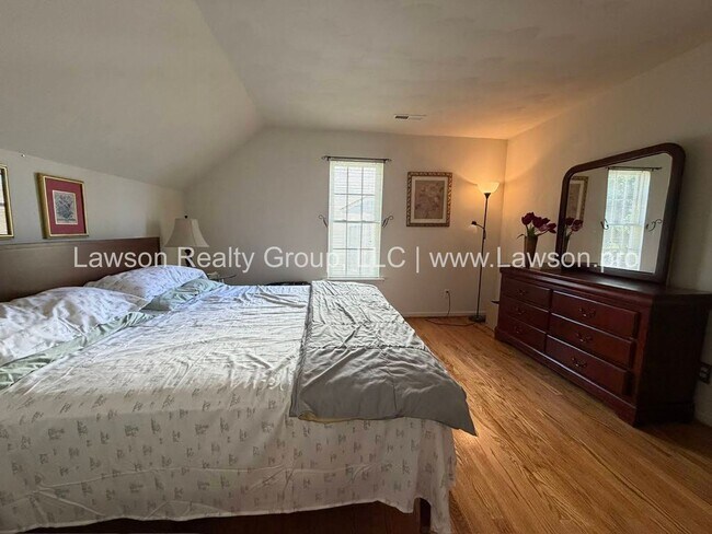 Building Photo - Gorgeous Classic Cave Spring Colonial in S...
