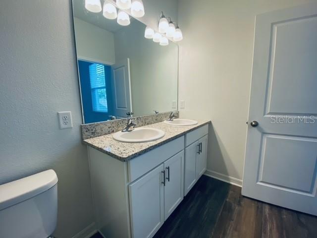 Building Photo - 1325 James Ave S