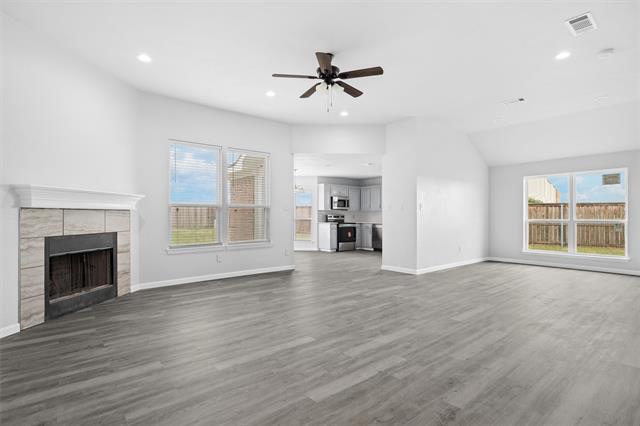 Building Photo - 619 White Swan Dr