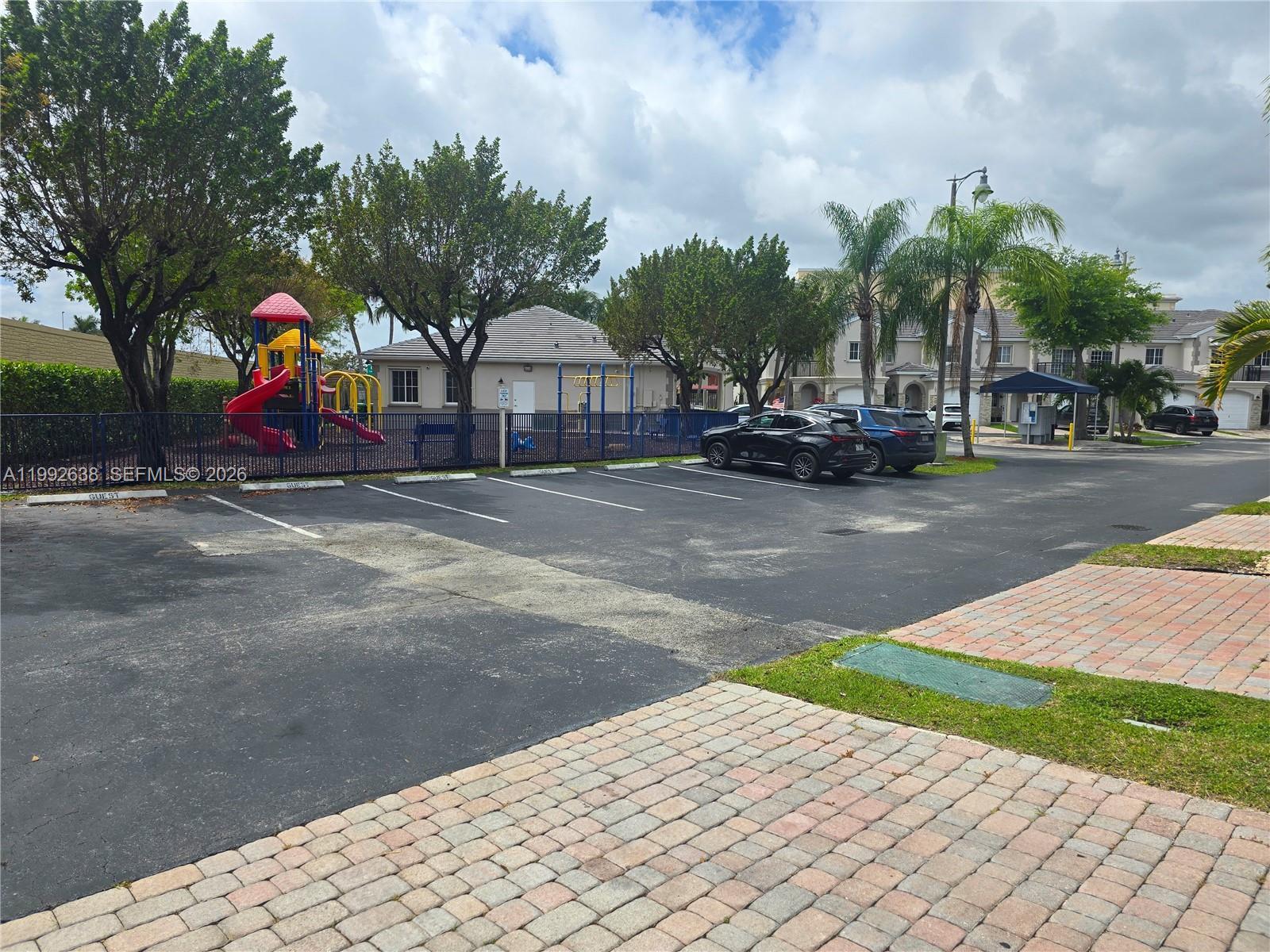Building Photo - 8421 SW 124th Ave
