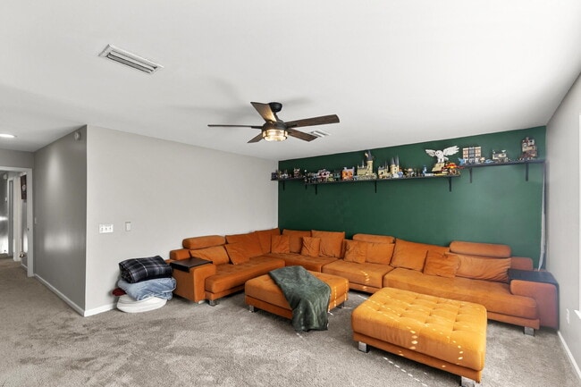 Building Photo - FOR RENT in Dothan , AL!!