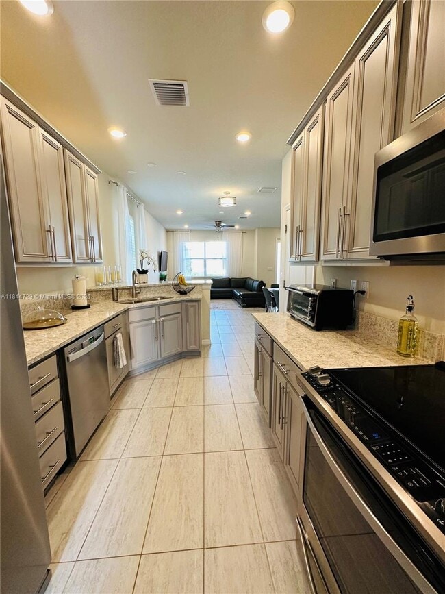 Building Photo - 4950 Eucalyptus Dr