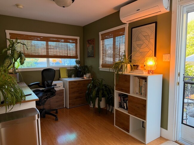 Building Photo - 957 N Avenue 49