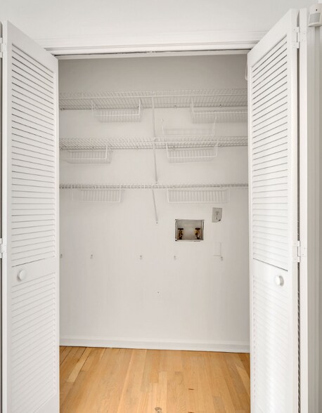 Building Photo - 268 Glenstone Cir